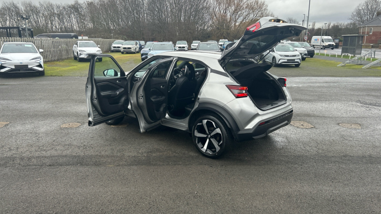 Nissan Juke 1.0 DiG-T 114 Tekna 5dr Petrol Hatchback